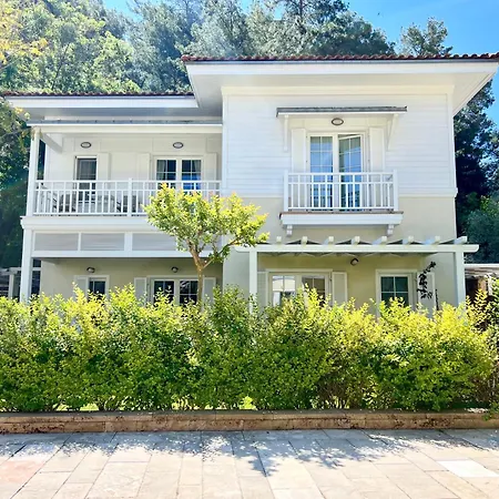 97, Spacious 3br In Portville, Gocek *