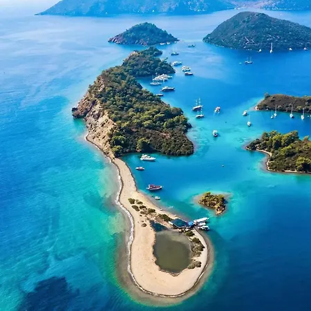 Villa 97, Spacious 3br In Portville, Gocek